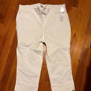 WHITE CAPRIS SIZE LARGE